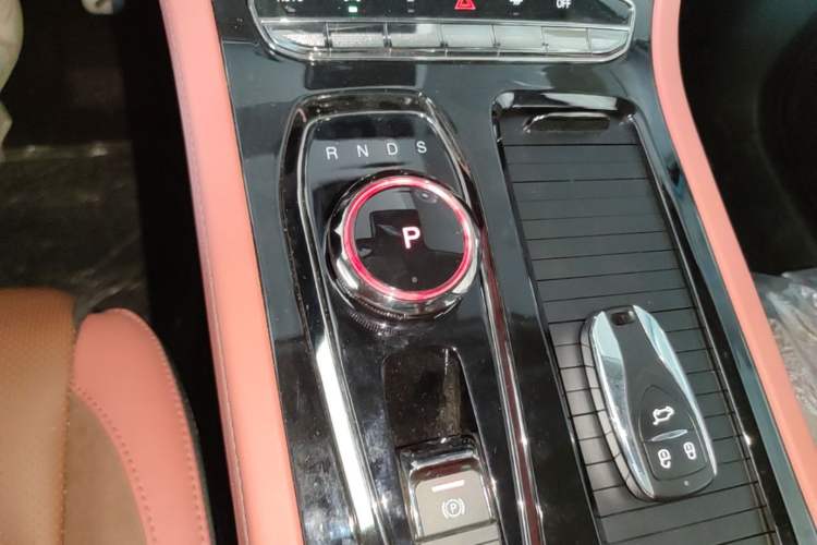 Used Skyworth HT-i 2022 1.5L PHEV 205KM Zhiyuan Edition Plus Gear Lever