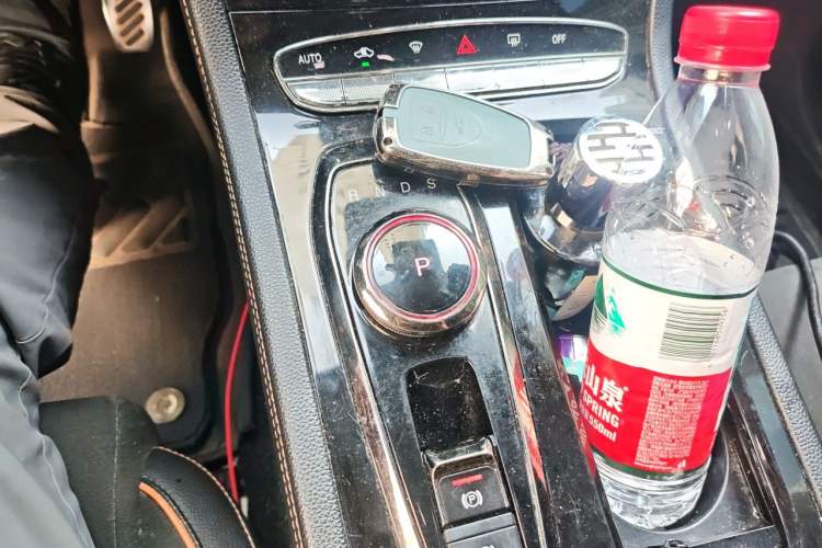 Used Skyworth HT-i 2022 1.5L PHEV 115KM Smart Value Edition Gear Lever