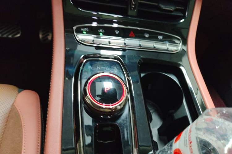 Used Skyworth HT-i 2022 1.5L PHEV 205KM Zhiyuan Edition Plus Gear Lever