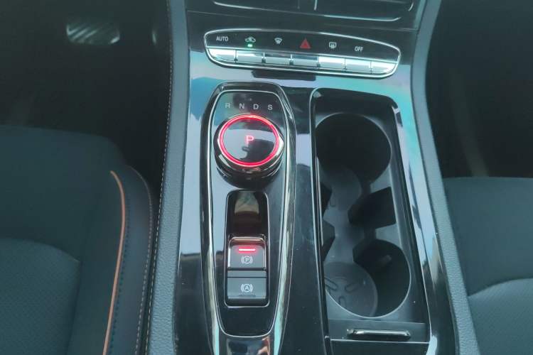 Used Skyworth HT-i 2022 1.5L PHEV 115KM Smart Value Edition Gear Lever