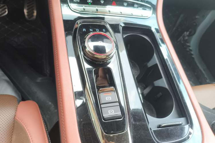 Used Skyworth HT-i 2022 1.5L PHEV 205KM Zhiyuan Edition Plus Gear Lever