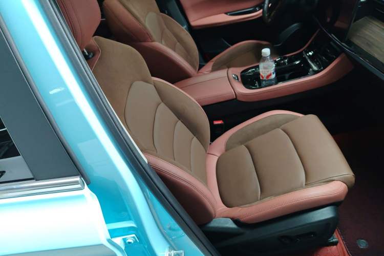 Used Skyworth HT-i 2022 1.5L PHEV 205KM Zhiyuan Edition Plus Right Front Seat