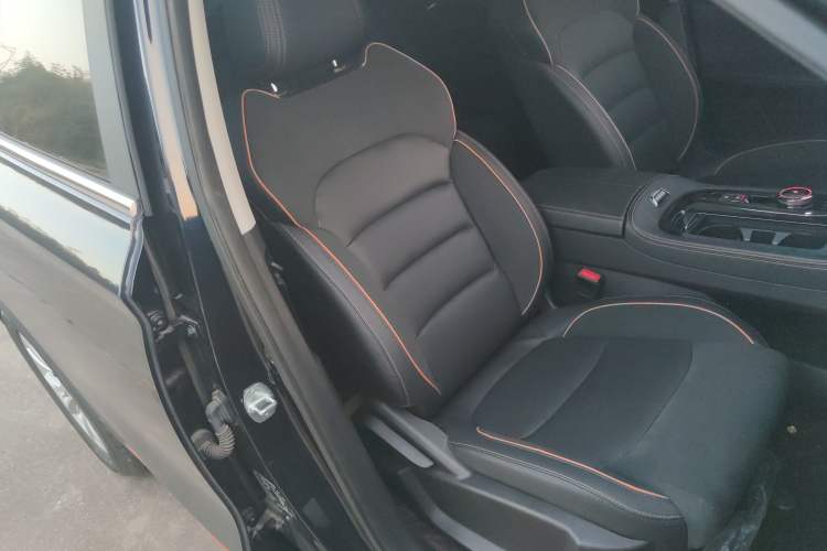 Used Skyworth HT-i 2022 1.5L PHEV 115KM Smart Value Edition Right Front Seat