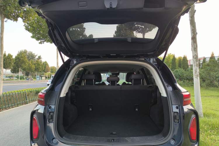 Used Skyworth HT-i 2022 1.5L PHEV 115KM Smart Value Edition Trunk