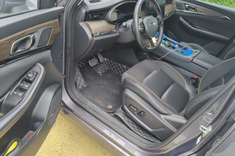 Used Skyworth HT-i 2022 1.5L PHEV 115KM Smart Drive Edition Driver Seat