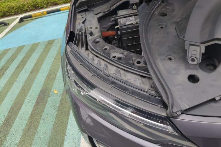 Used Skyworth HT-i 2022 1.5L PHEV 115KM Smart Drive Edition Engine Bay Right