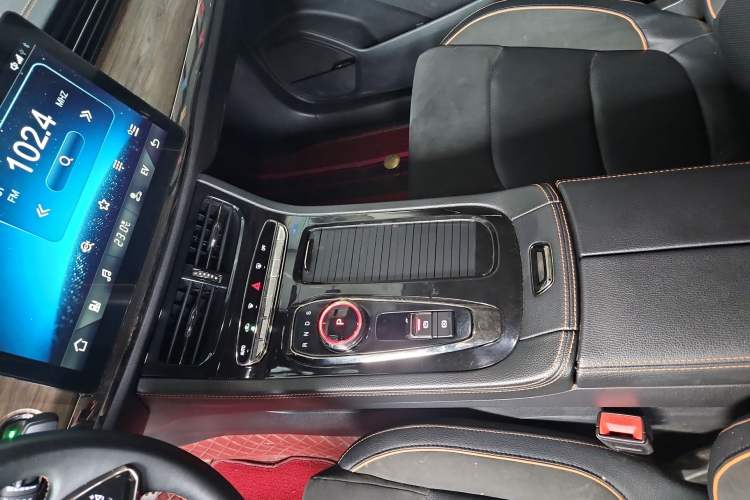 Used Skyworth HT-i 2022 1.5L PHEV 115KM Smart Value Edition Interior 2