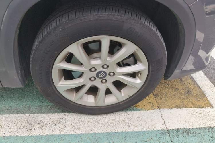 Used Skyworth HT-i 2022 1.5L PHEV 115KM Smart Drive Edition Right Front Wheel Hub