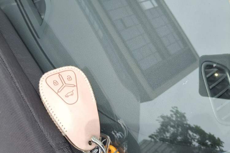 Used Skyworth HT-i 2022 1.5L PHEV 115KM Smart Drive Edition Vehicle Key