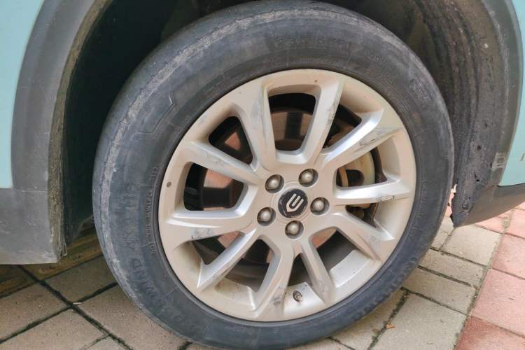 Used Skyworth HT-i 2022 1.5L PHEV 115KM Smart Value Edition Right Front Wheel Hub