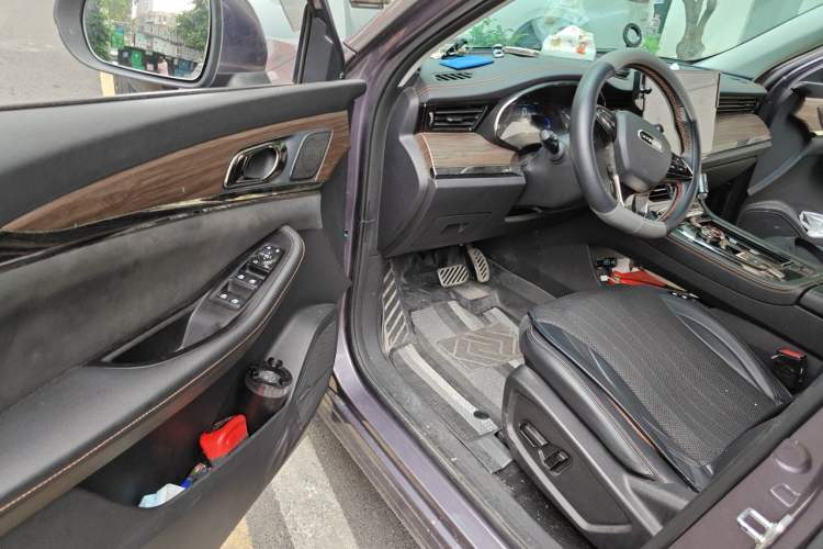 Used Skyworth HT-i 2022 1.5L PHEV 115KM Smart Value Edition Driver Seat