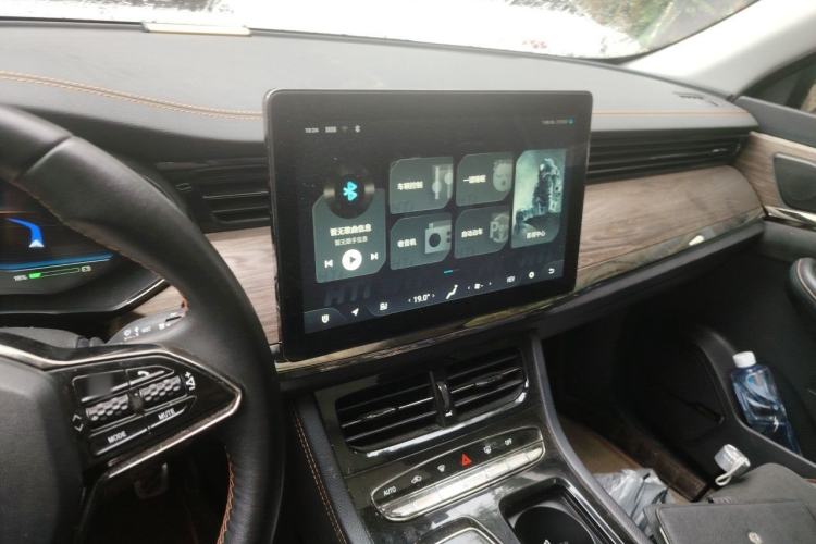 Used Skyworth HT-i 2022 1.5L PHEV 205KM ZhiXing Edition Plus Audio And AC Panel
