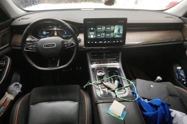 Used Skyworth HT-i 2022 1.5L PHEV 205KM ZhiXing Edition Plus Center Console