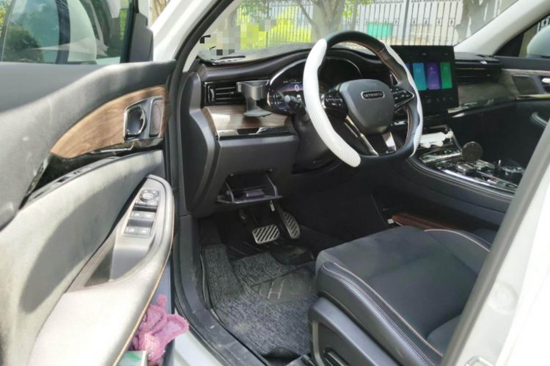 Used Skyworth HT-i 2022 1.5L PHEV 205KM Smart & Value Plus Version Driver Seat