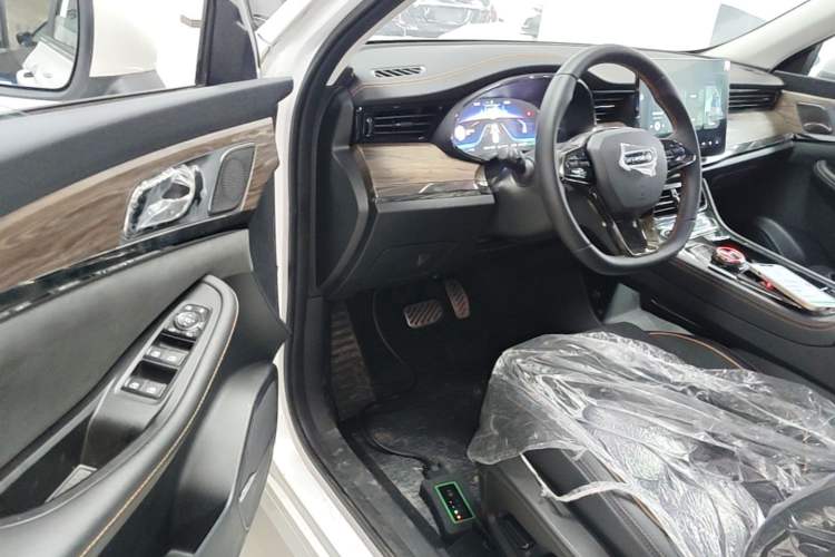 Used Skyworth HT-i 2022 1.5L PHEV 115KM Smart Drive Edition Driver Seat