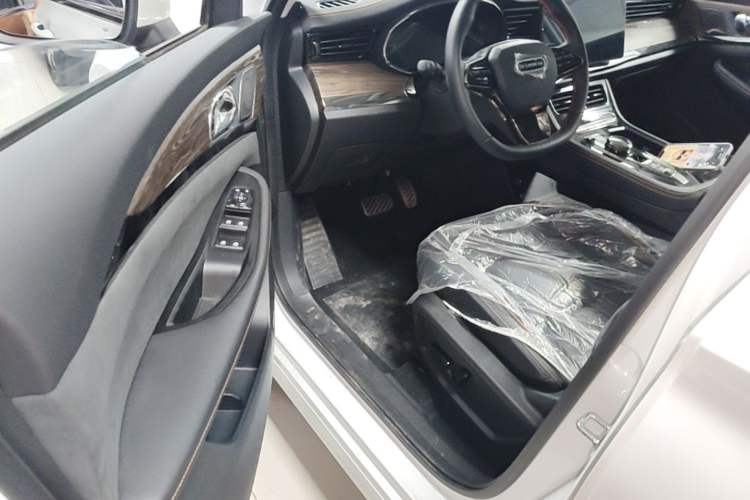 Used Skyworth HT-i 2022 1.5L PHEV 115KM Smart Drive Edition Driver Seat