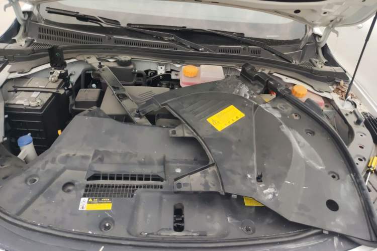Used Skyworth HT-i 2022 1.5L PHEV 115KM Smart Drive Edition Engine Bay Left