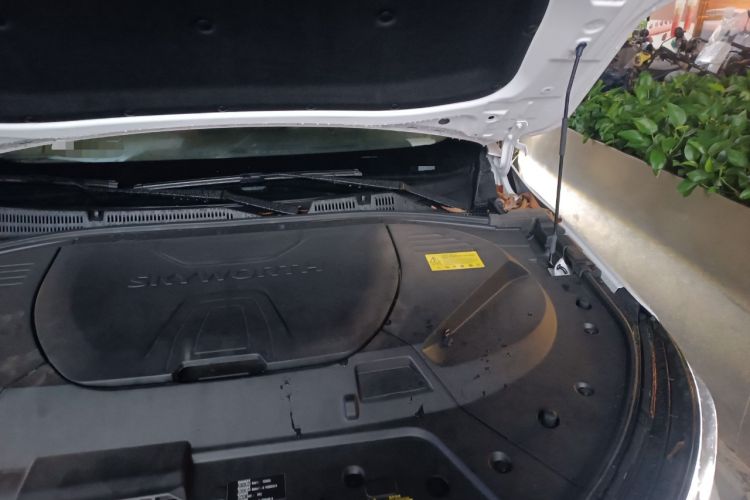 Used Skyworth HT-i 2022 1.5L PHEV 205KM President Edition Engine Bay Left
