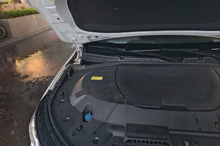 Used Skyworth HT-i 2022 1.5L PHEV 205KM President Edition Engine Bay Right