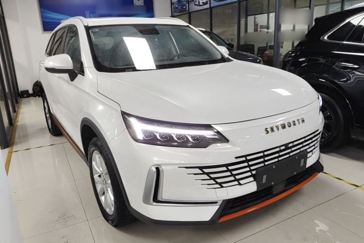 Used Skyworth HT-i 2022 1.5L PHEV 115KM Smart Drive Edition Front Right 45 Deg