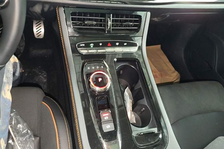 Used Skyworth HT-i 2022 1.5L PHEV 115KM Smart Drive Edition Gear Lever