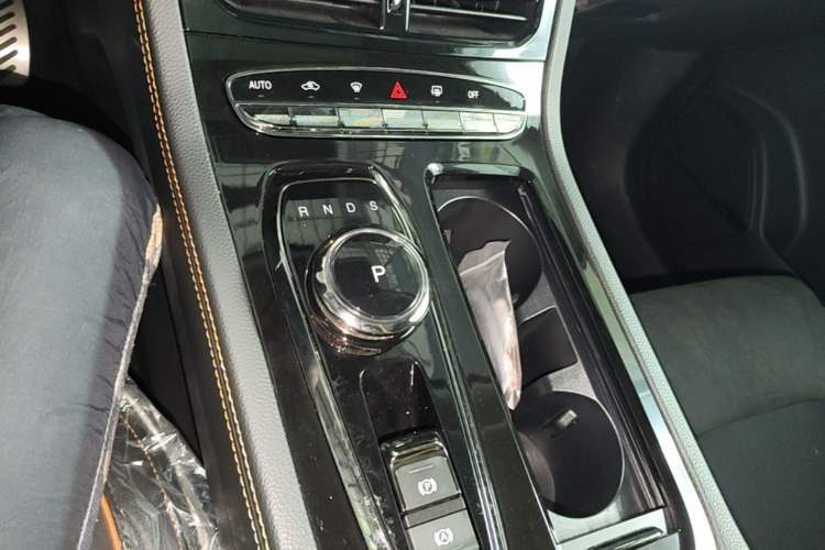 Used Skyworth HT-i 2022 1.5L PHEV 115KM Smart Drive Edition Gear Lever