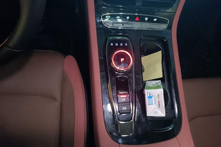 Used Skyworth HT-i 2022 1.5L PHEV 205KM President Edition Gear Lever