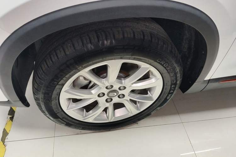 Used Skyworth HT-i 2022 1.5L PHEV 115KM Smart Drive Edition Left Front Wheel Hub