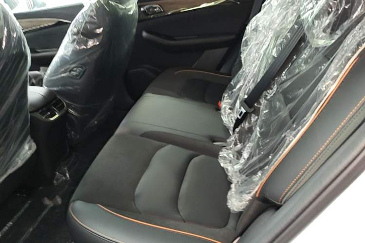 Used Skyworth HT-i 2022 1.5L PHEV 115KM Smart Drive Edition Left Rear Seat