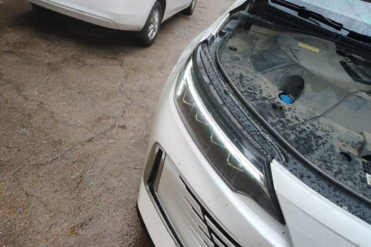 Used Skyworth HT-i 2022 1.5L PHEV 205KM ZhiXing Edition Plus Right Front Headlight