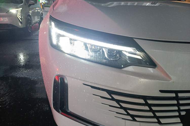 Used Skyworth HT-i 2022 1.5L PHEV 205KM President Edition Right Front Headlight