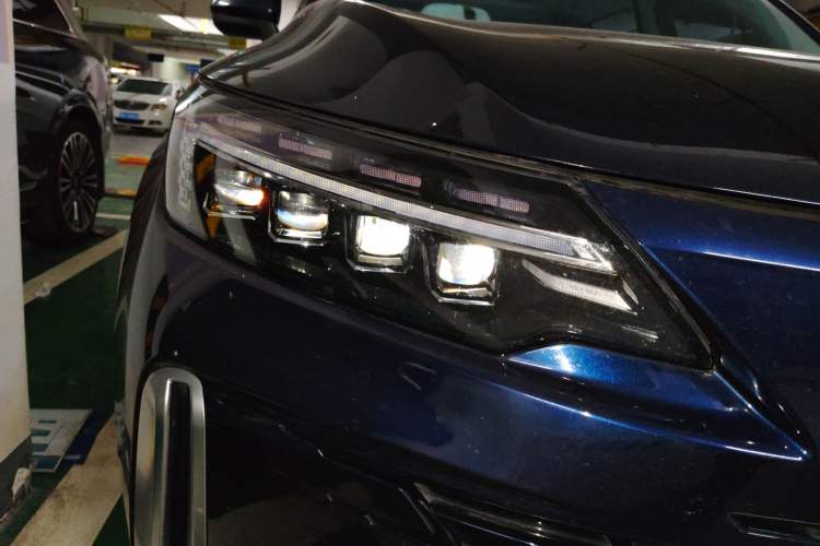 Used Skyworth HT-i 2023 1.5L PHEV 115KM ZhiLong Version Right Front Headlight
