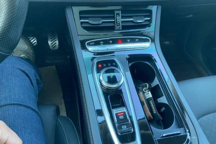 Used Skyworth HT-i 2023 1.5L PHEV 115KM ZhiLong Version Interior 2