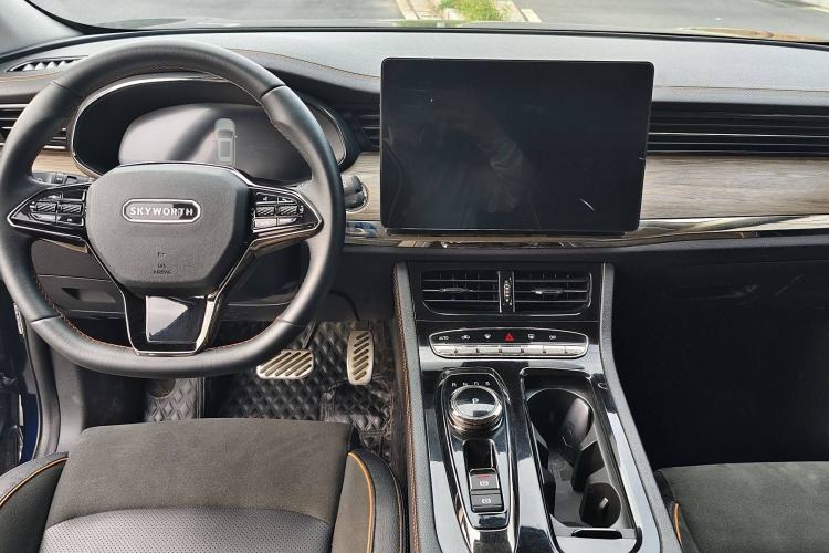 Used Skyworth HT-i 2023 AIR model Interior 3