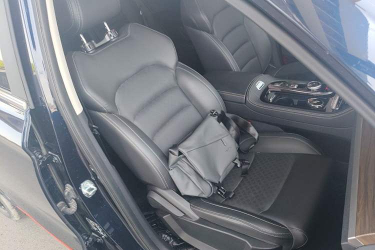Used Skyworth HT-i 2023 AIR model Right Front Seat