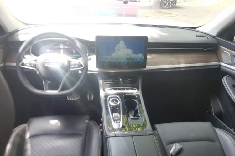 Used Skyworth HT-i 2023 AIR model Center Console