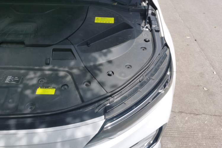 Used Skyworth HT-i 2023 AIR model Engine Bay Left