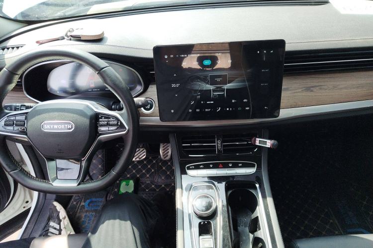 Used Skyworth HT-i 2023 AIR model Interior 2