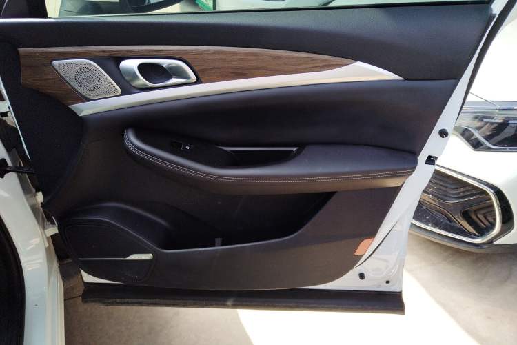 Used Skyworth HT-i 2023 AIR model Interior 5