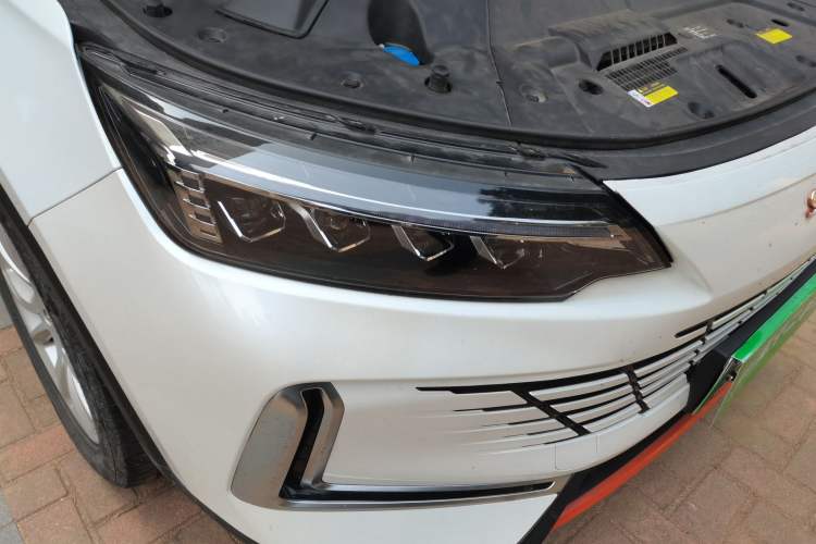 Used Skyworth HT-i 2023 AIR model Right Front Headlight