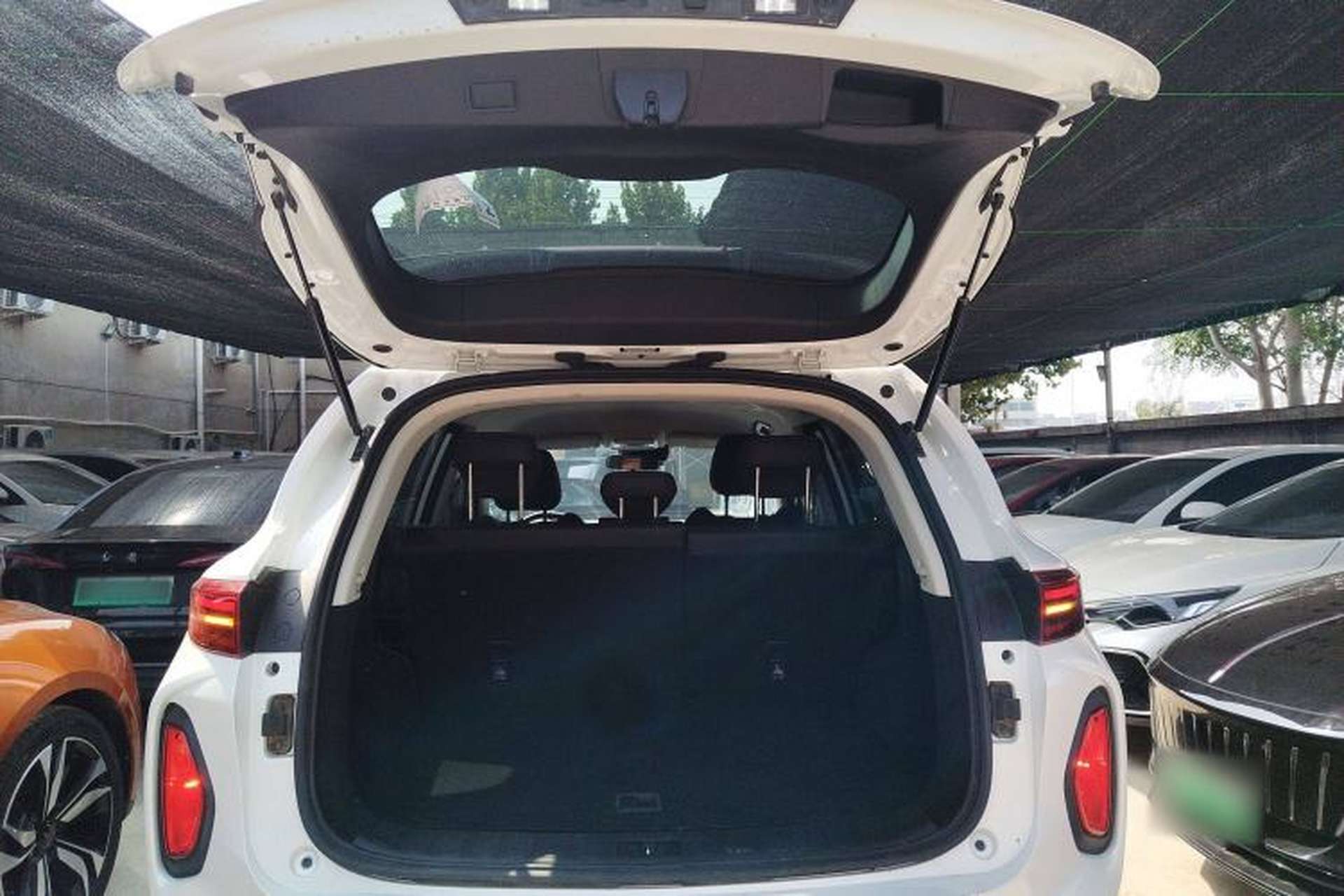 Used Skyworth HT-i 2023 AIR model Trunk