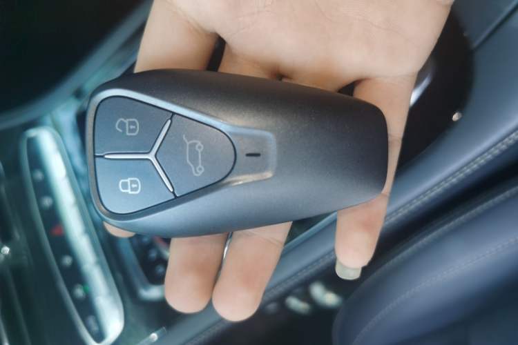 Used Skyworth HT-i 2023 AIR model Vehicle Key