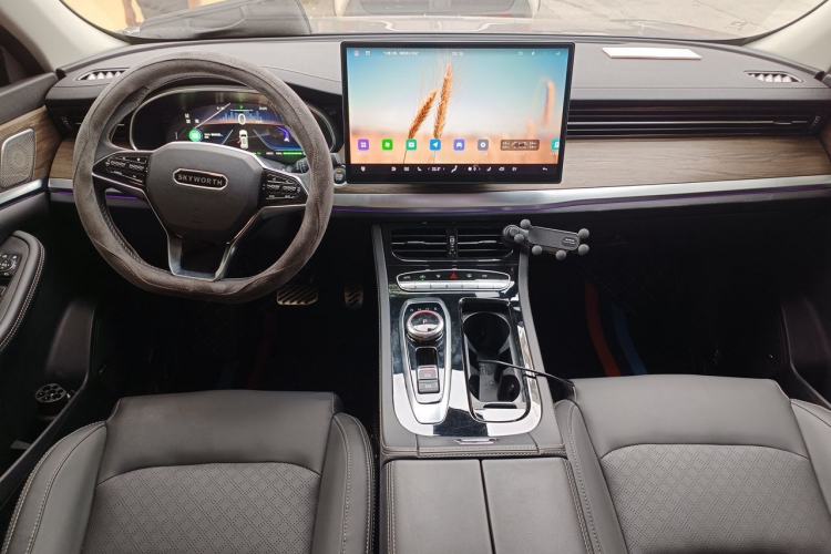 Used Skyworth HT-i 2024 1.5L PHEV 115KM Taidao Edition Center Console