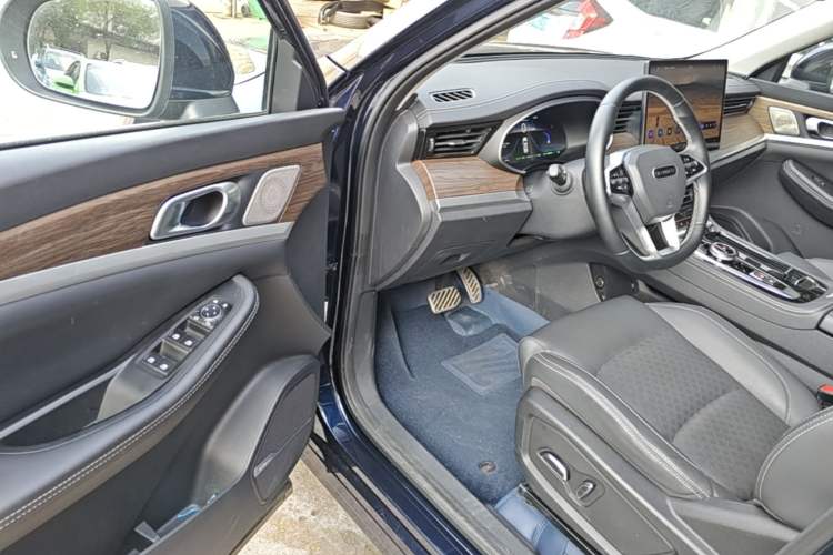 Used Skyworth HT-i 2024 1.5L PHEV 115KM Prestige Edition Driver Seat