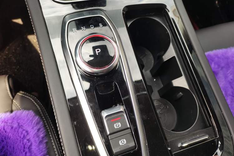 Used Skyworth HT-i 2024 1.5L PHEV 115KM Taidao Edition Gear Lever