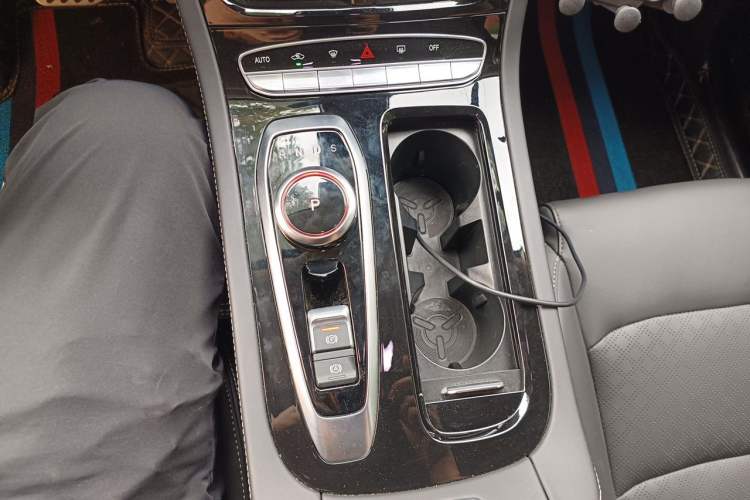 Used Skyworth HT-i 2024 1.5L PHEV 115KM Taidao Edition Gear Lever
