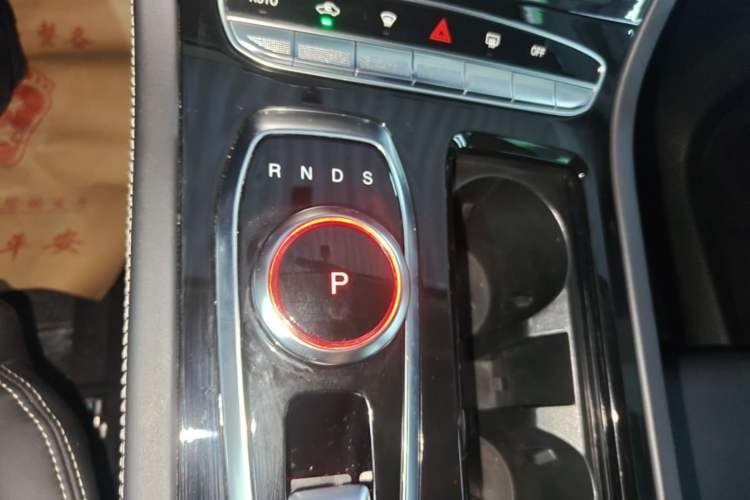 Used Skyworth HT-i 2024 1.5L PHEV 115KM Prestige Edition Gear Lever