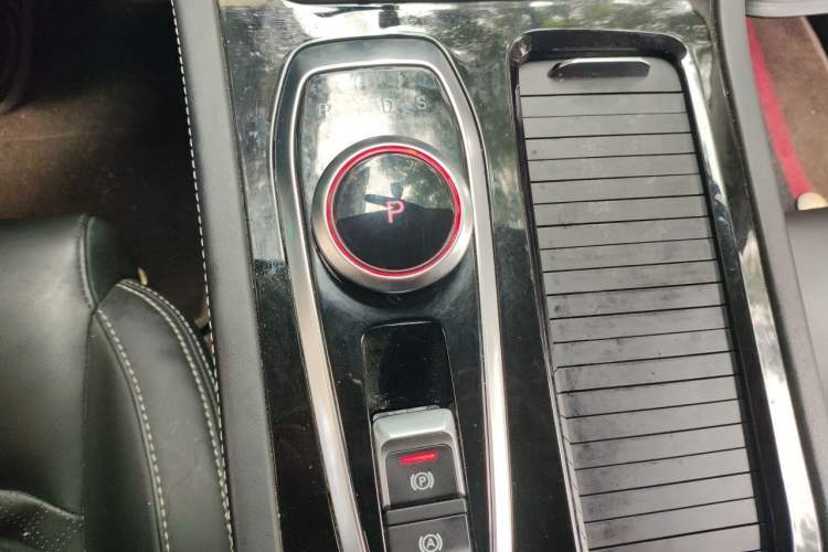Used Skyworth HT-i 2024 1.5L PHEV 115KM V9 Gear Lever
