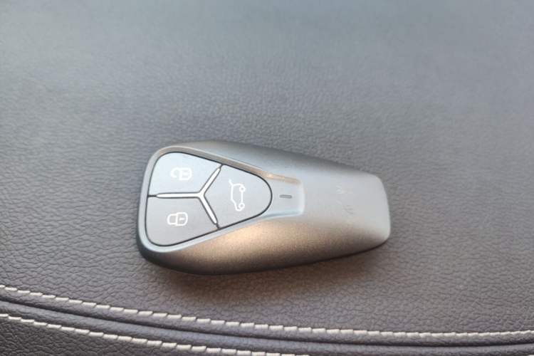 Used Skyworth HT-i 2024 1.5L PHEV 115KM ZhiLong Edition Vehicle Key