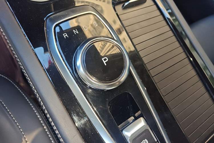 Used Skyworth HT-i 2024 1.5L PHEV 115KM Huiyao Edition Gear Lever